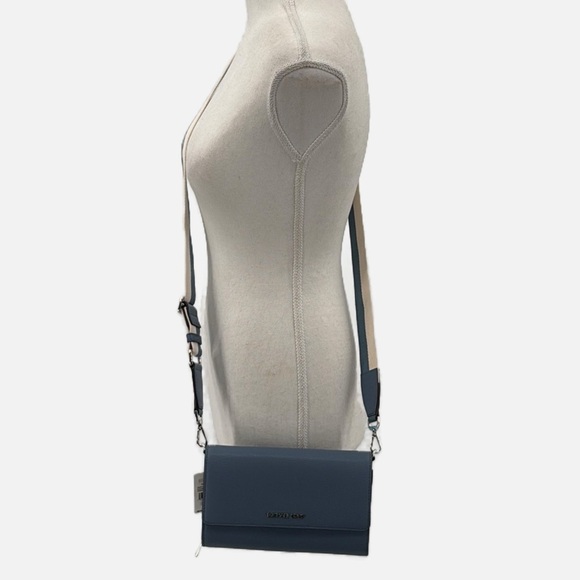 Michael Kors Jet Set Item Large Zip Around Crossbody Wallet in Denim - NEW - Picture 3 of 13